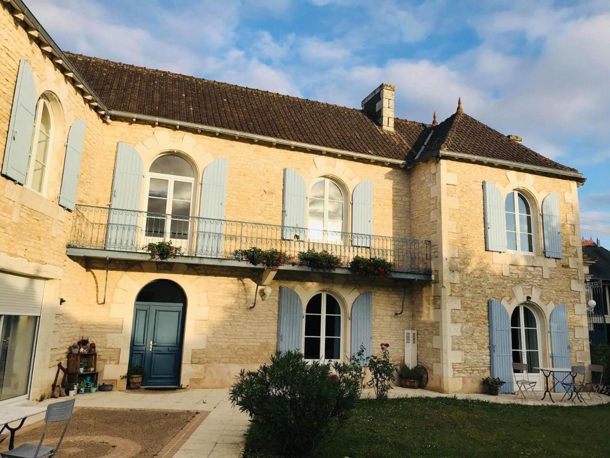 Les Clos Bleus Neuville-du-Poitou Exterior photo