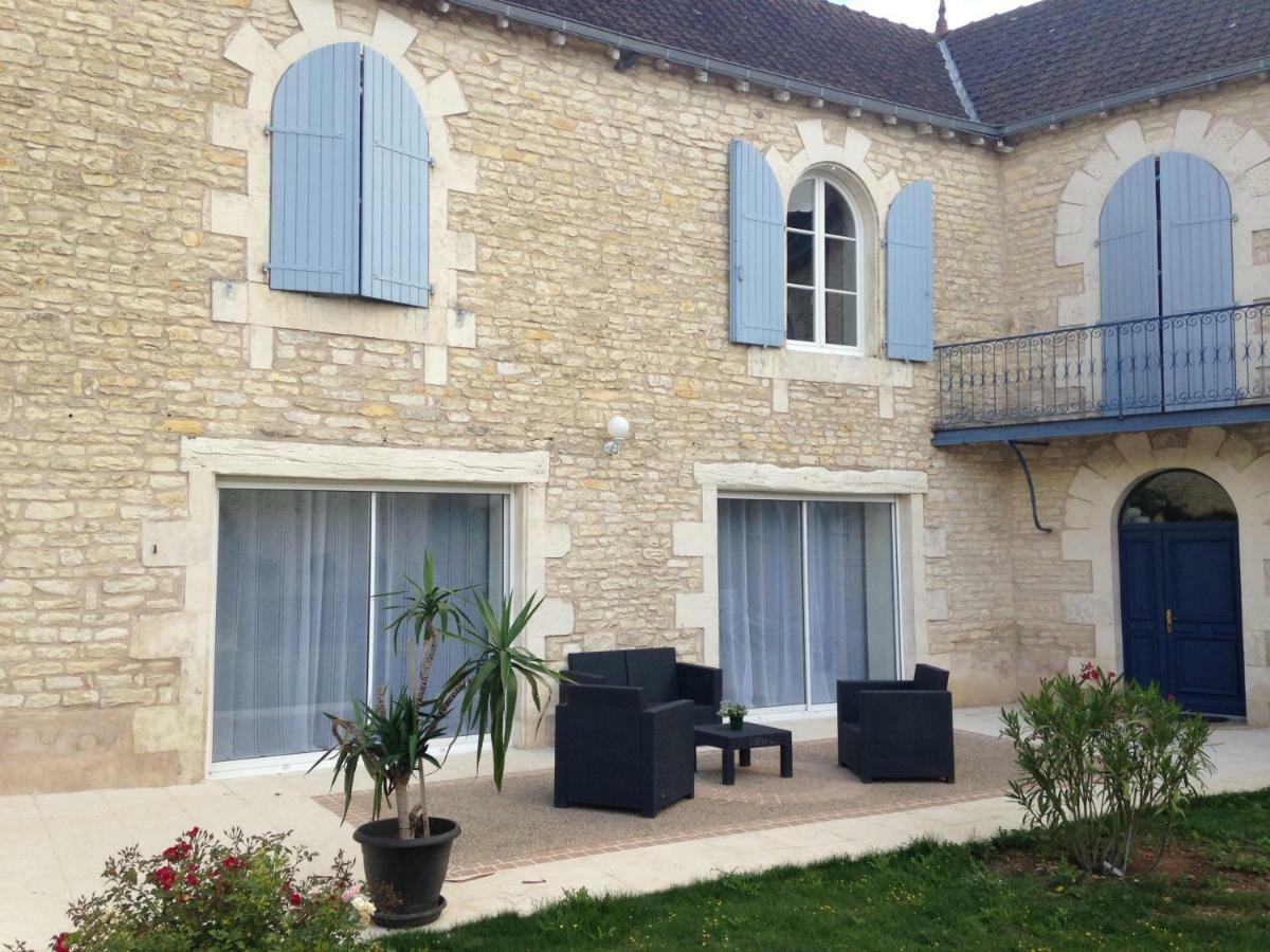 Les Clos Bleus Neuville-du-Poitou Exterior photo